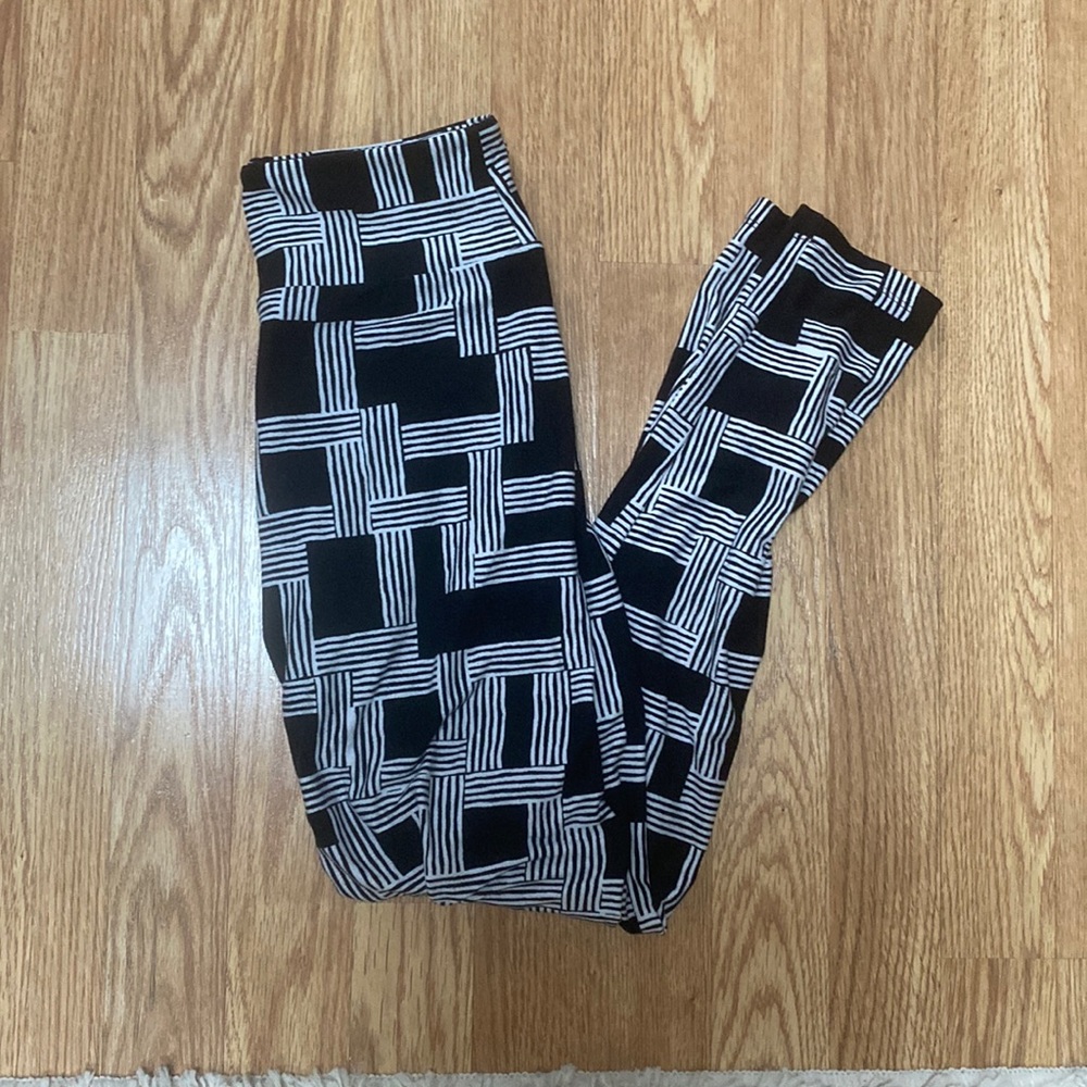 Black and white leggings